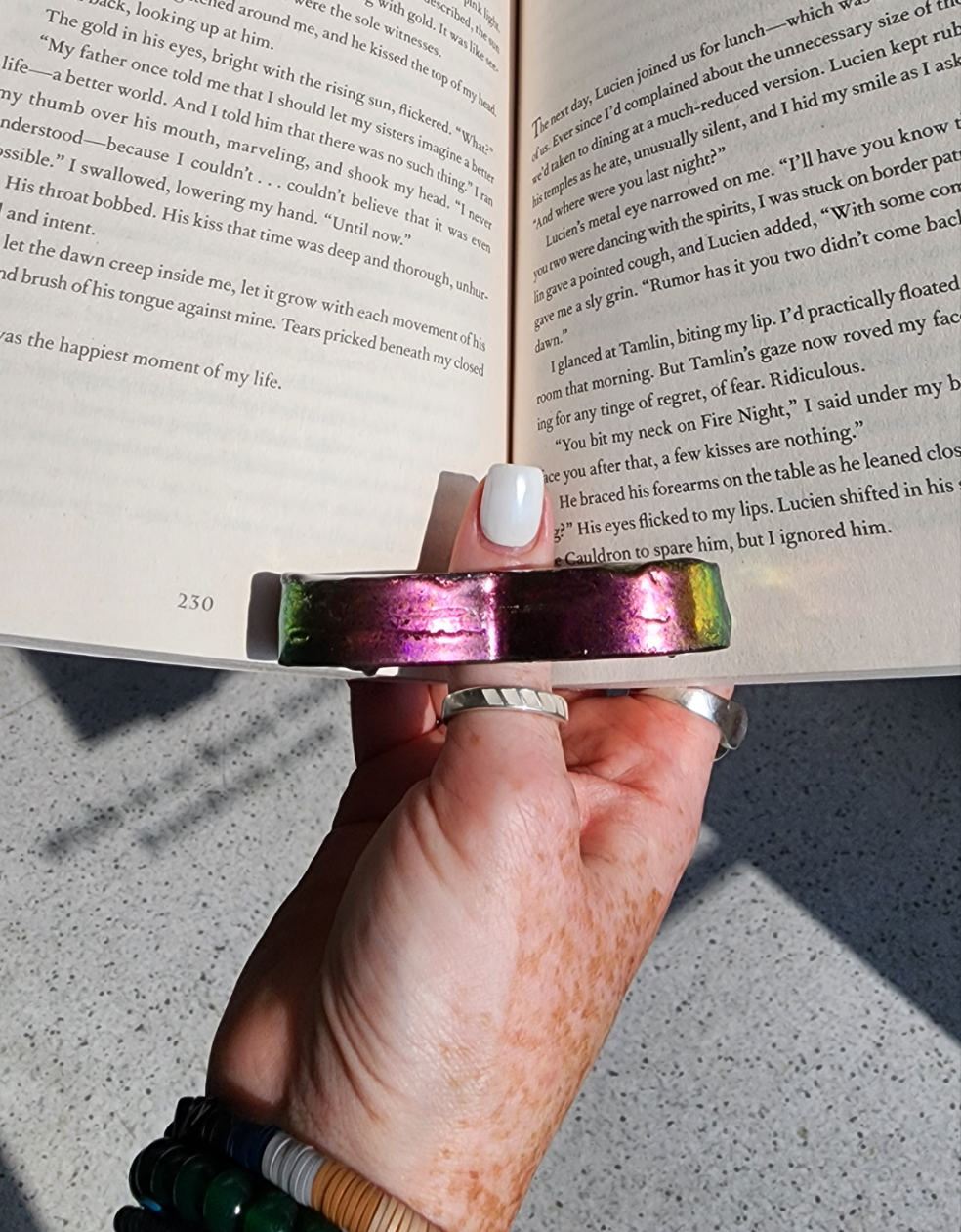 Thumb Page Holder